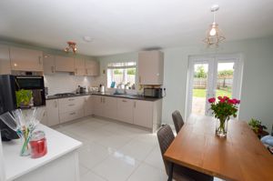 Kitchen/Diner- click for photo gallery